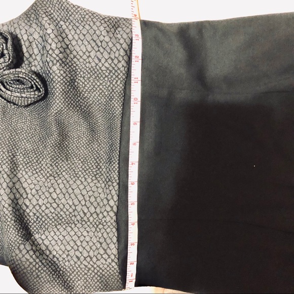 Alyn Paige greyish black dress - Picture 4 of 5